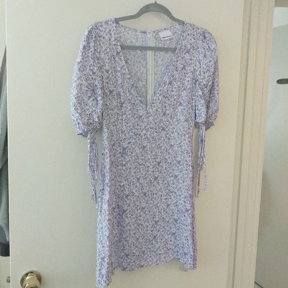 Lilac floral print Skylar and Madison M  mini dress with covered button detail - Picture 1 of 8